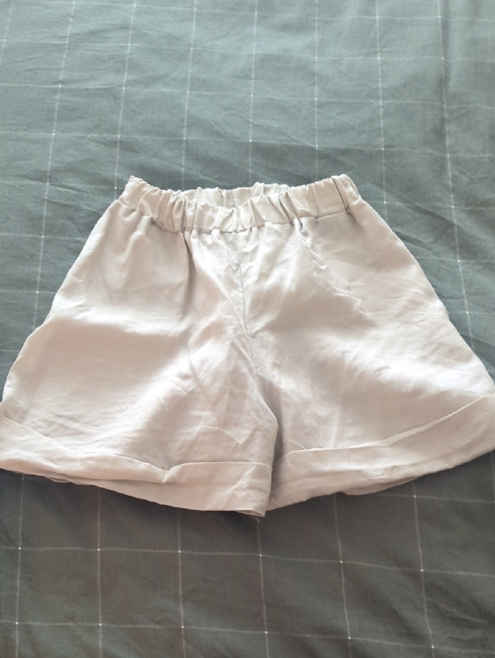 Oatmeal Colored Elastic-Waist Linen Blend Shorts